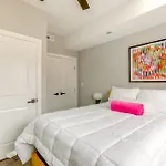 3 Mi To Center City Modern Gem With Rooftop Patio
