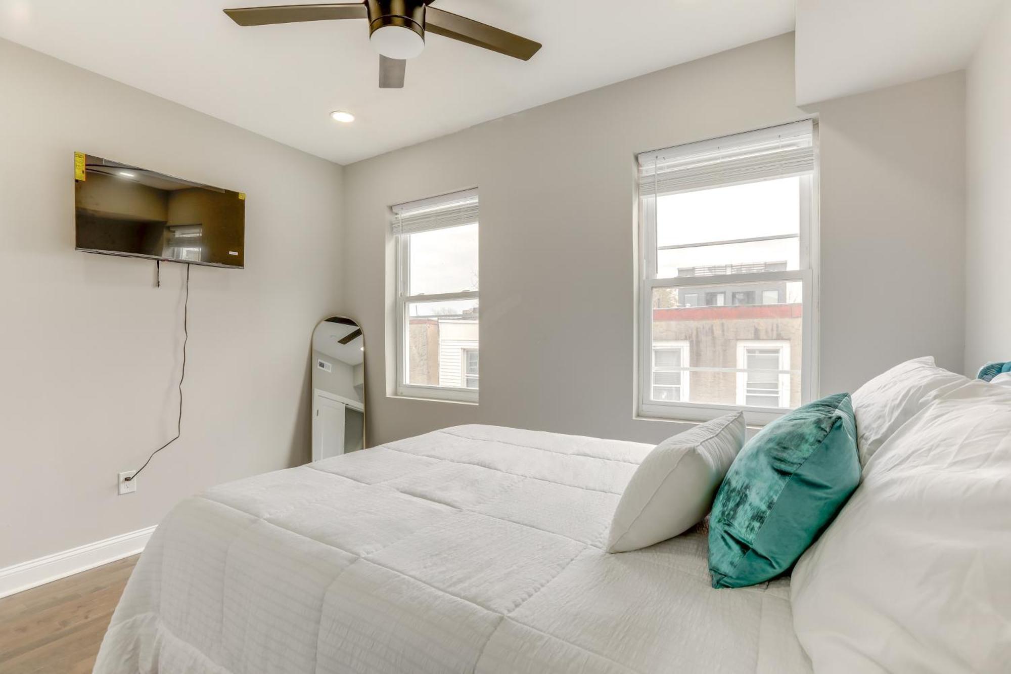 3 Mi To Center Modern Gem With Rooftop Patio Philadelphia