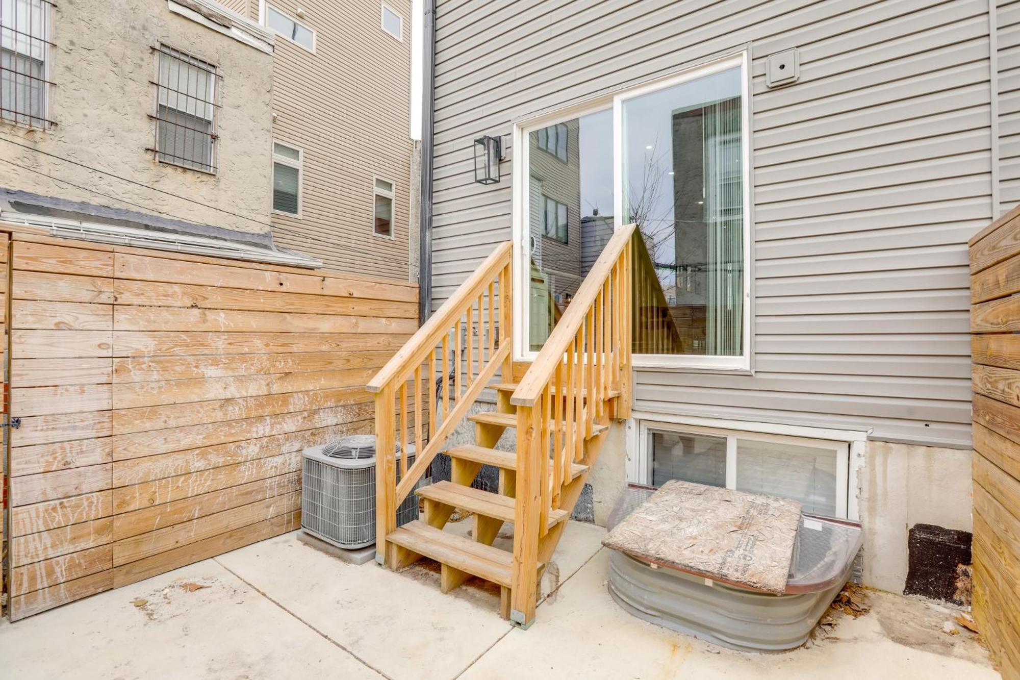 3 Mi To Center Modern Gem With Rooftop Patio * Philadelphia
