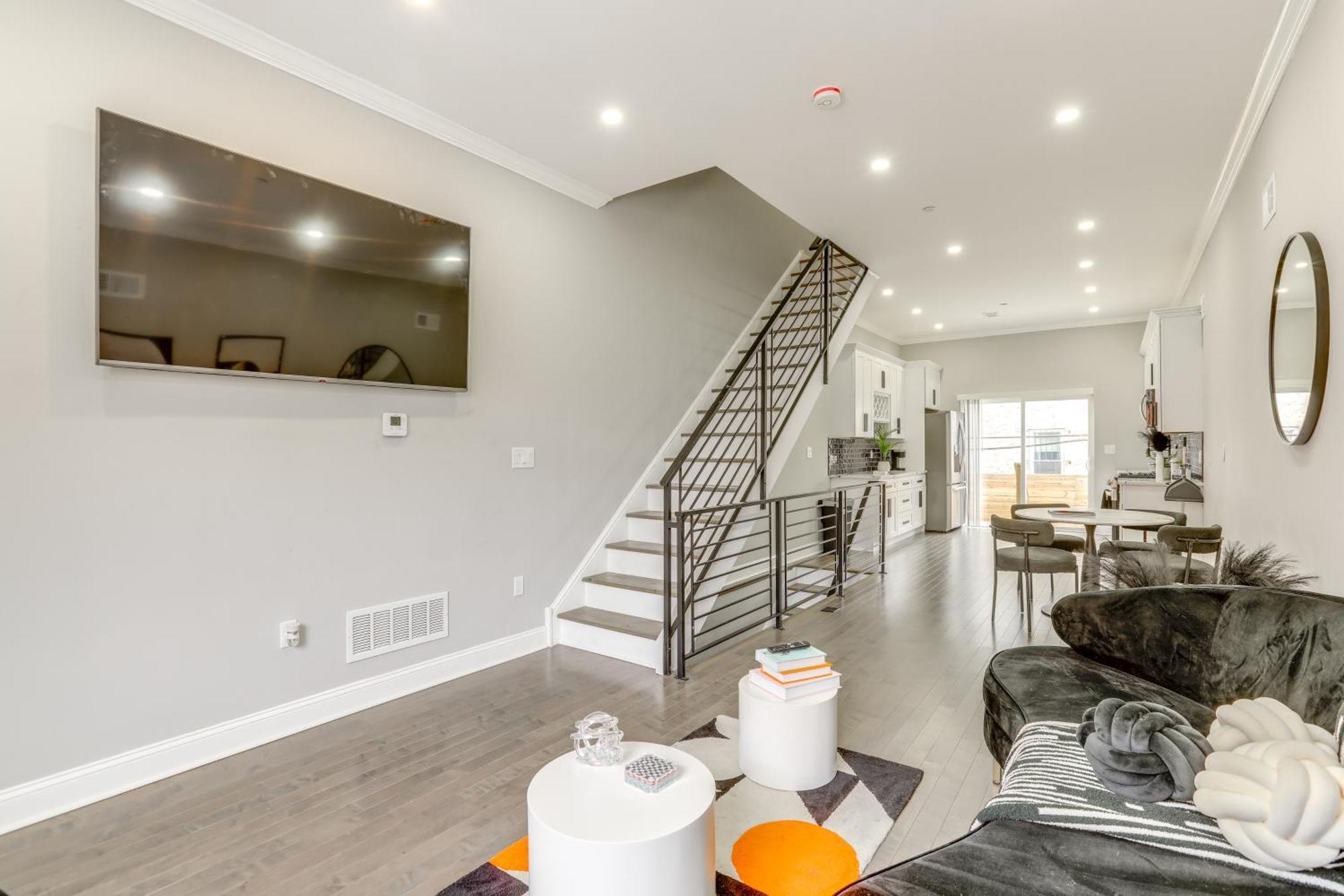 Holiday home 3 Mi To Center Modern Gem With Rooftop Patio Philadelphia